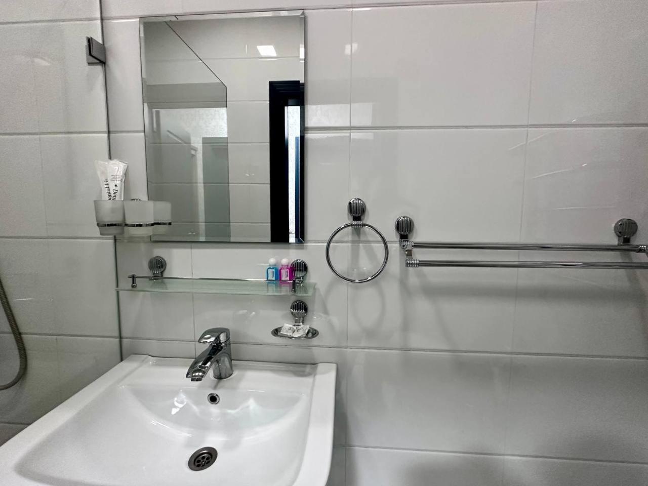Izza Palace Hotel 150Mbs Wifi Tashkent Esterno foto